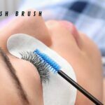 Eyelash brush