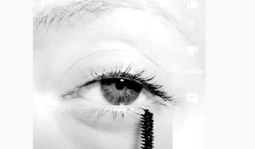 How To Naturally Darken Eyelashes: Applying lash tint to bottom eyelashes to darken eyelashes naturally
